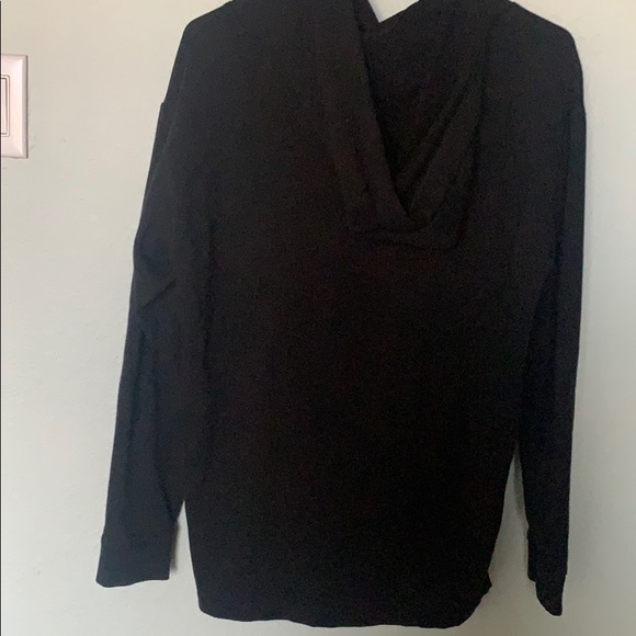 Long sleeve light weight hoodie - Picture 2 of 3